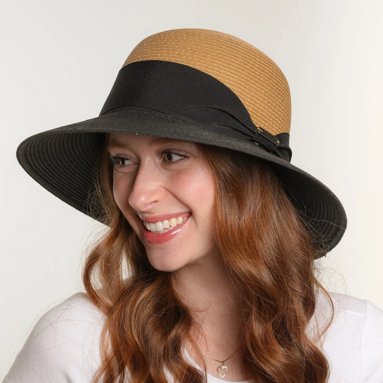 Chapeau de paille et son ruban