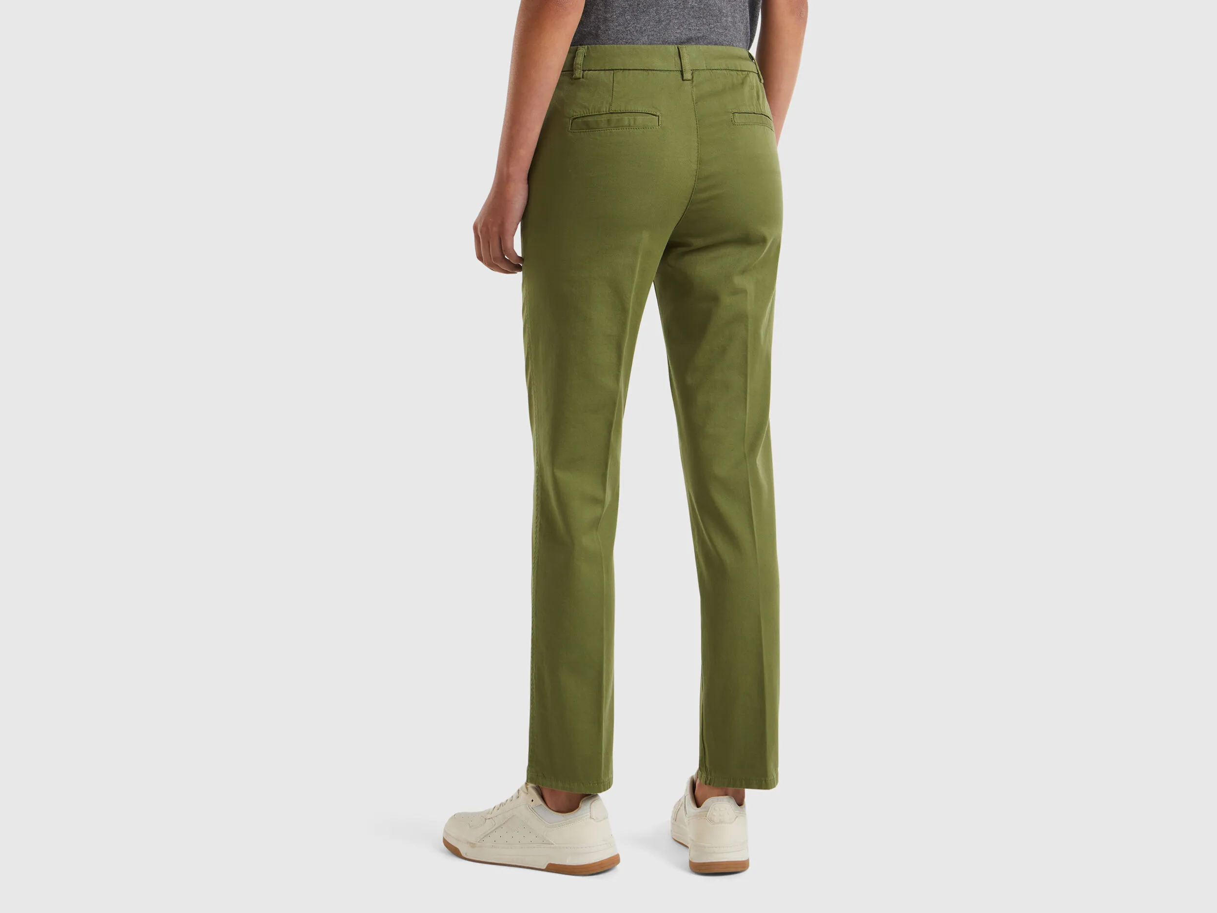 Chino slim vert militaire en coton