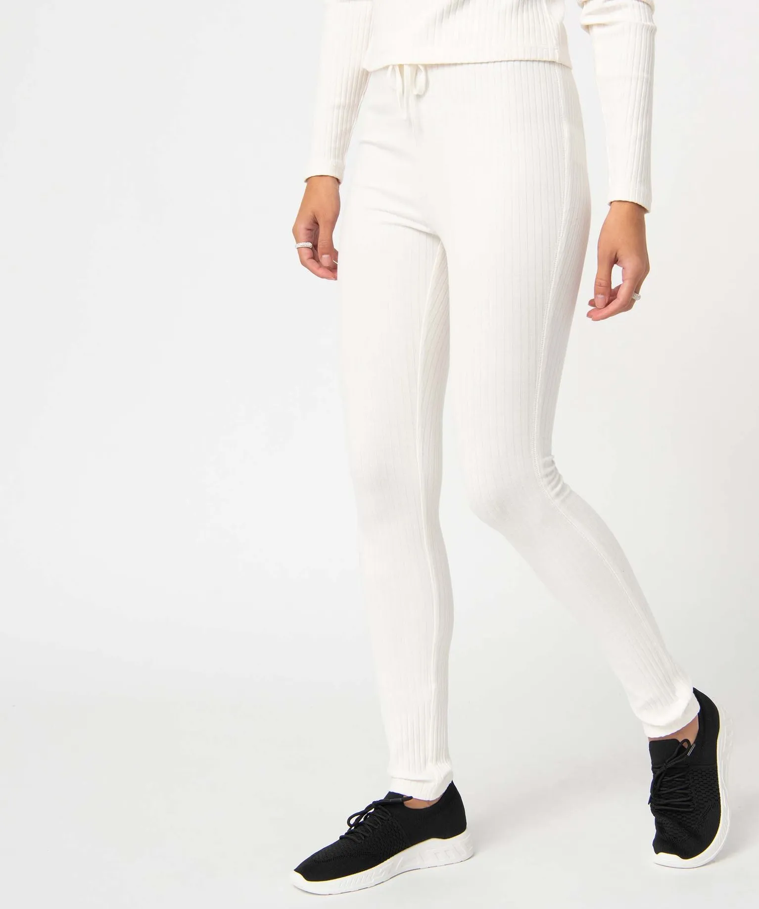 legging femme en maille a grosses cotes beige leggings et jeggings